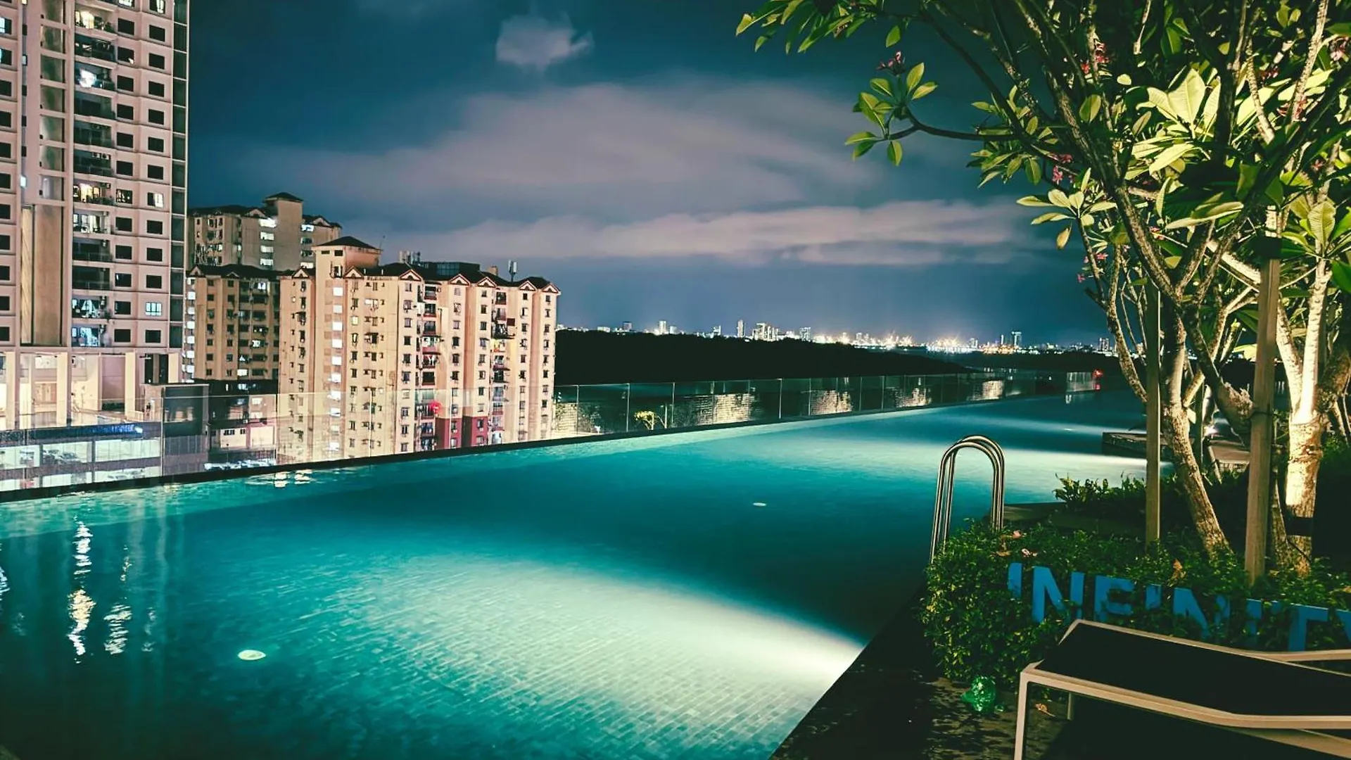 Condo In Georgetown Familystay 3Br-10Pax Jelutong 0*,
